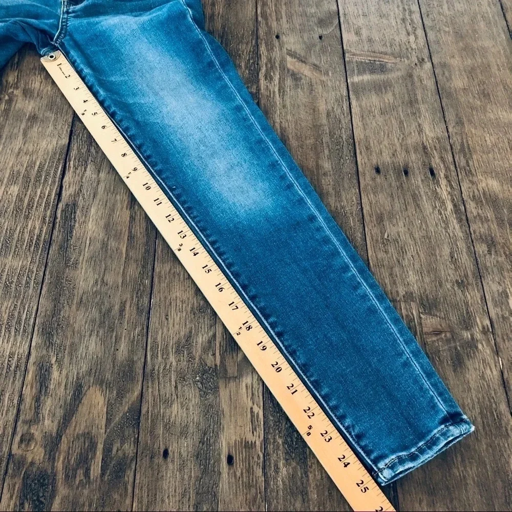 American Eagle Outfitters size short